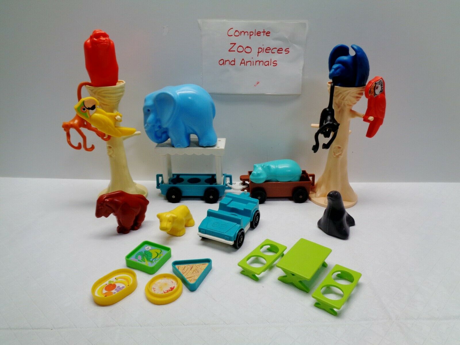 Vintage Fisher Price Little People Play Family Zoo Animals & 100% Pieces