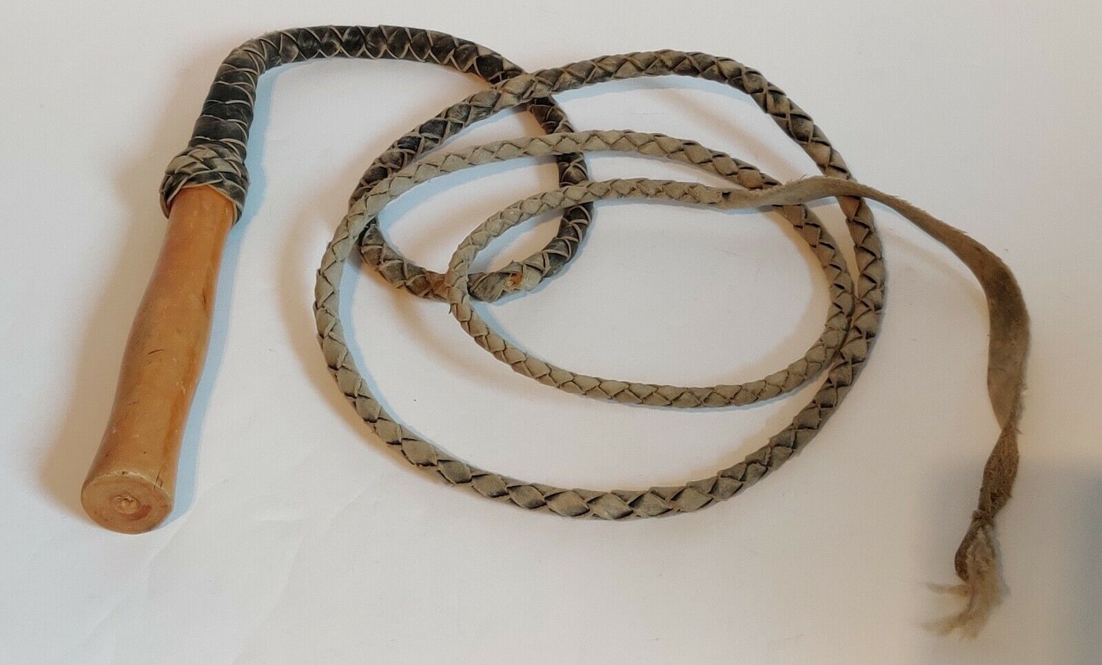 Vintage 7 Ft Braided Leather Wood Handle Vaquero Bull Whip