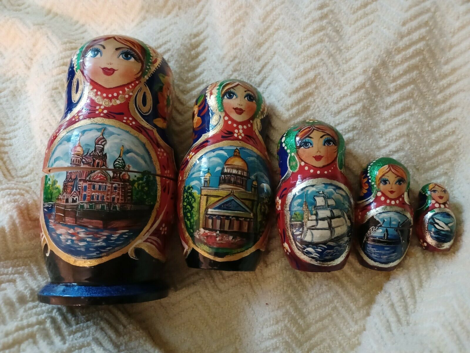 Mateyoshka Russian Nesting Dolls Set 5 Guc