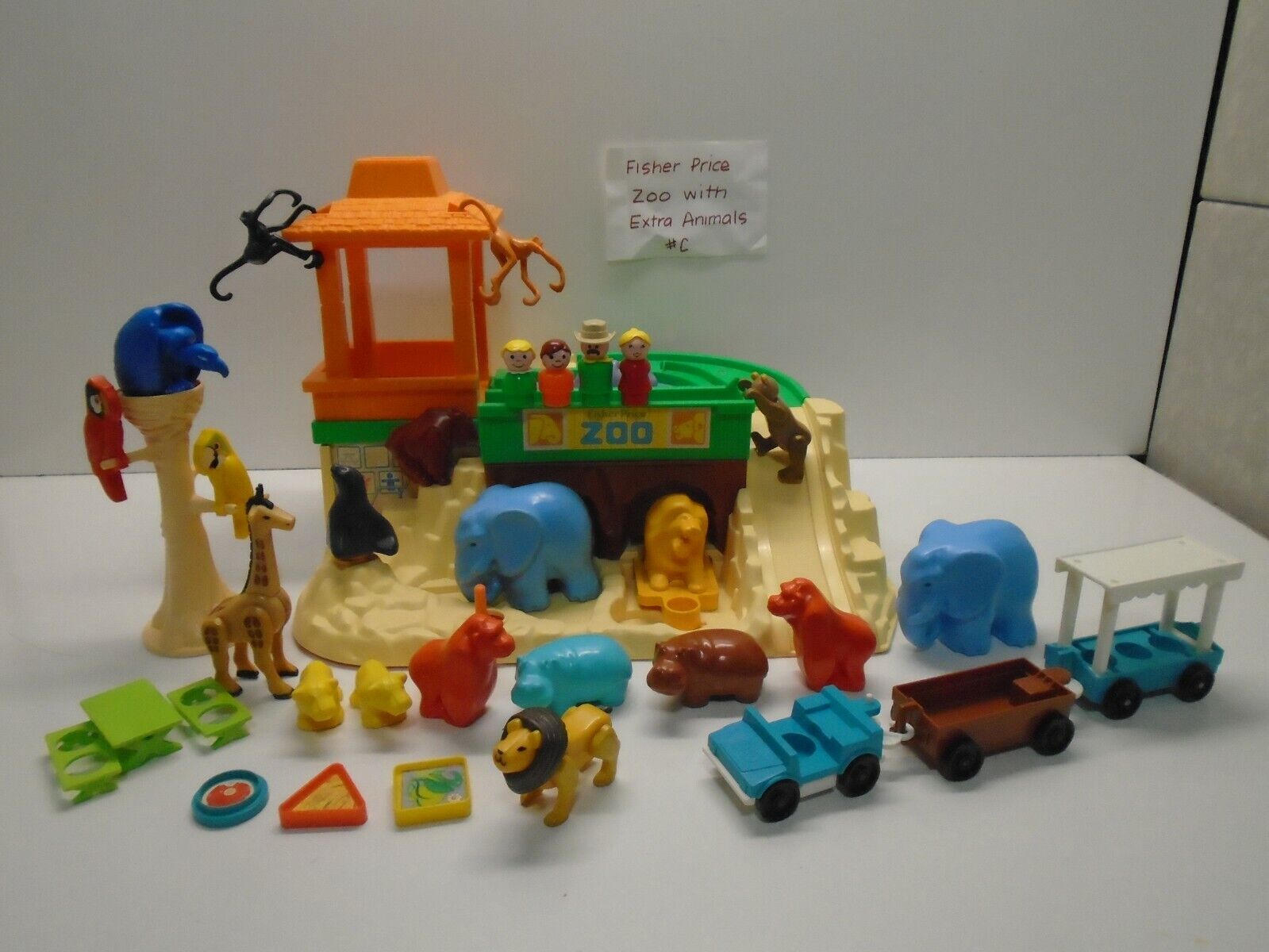 Vintage Fisher Price Little People Zoo With Extra Circus Animals #c